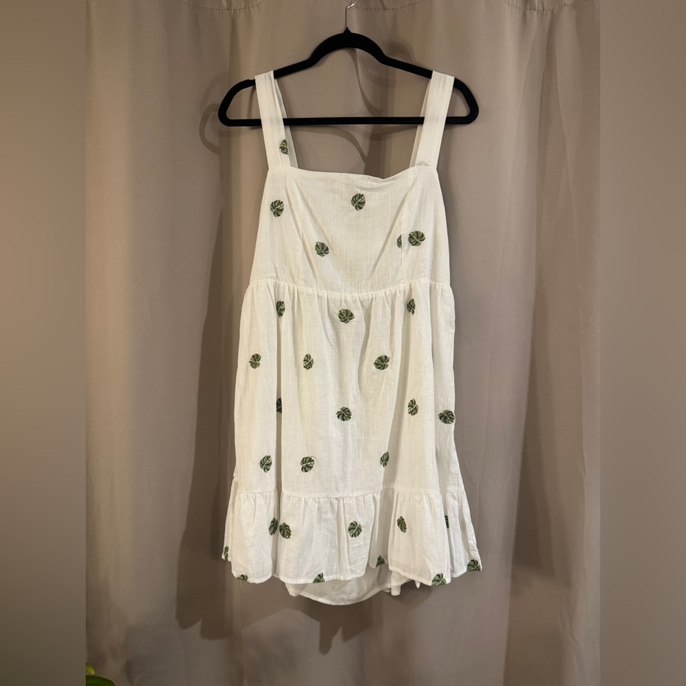 NWT Rewind White Sleeveless dress with Green Leaf Pattern